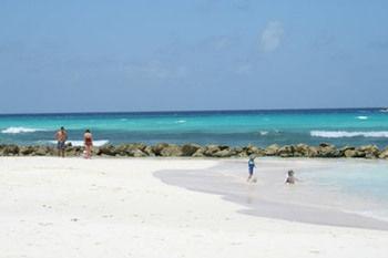 רוקלי Southern Surf Beach Apartments מראה חיצוני תמונה